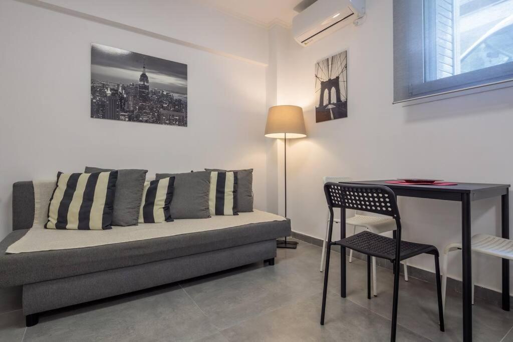 Hilton Area Brand New Comfortable Apartment Atina Dış mekan fotoğraf
