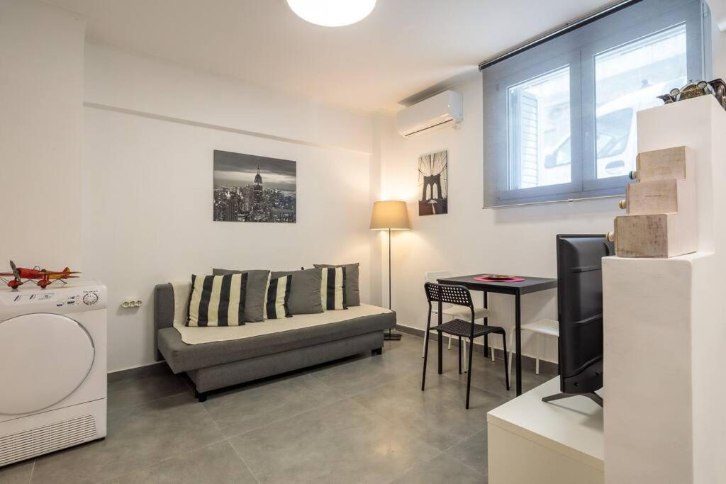 Hilton Area Brand New Comfortable Apartment Atina Dış mekan fotoğraf