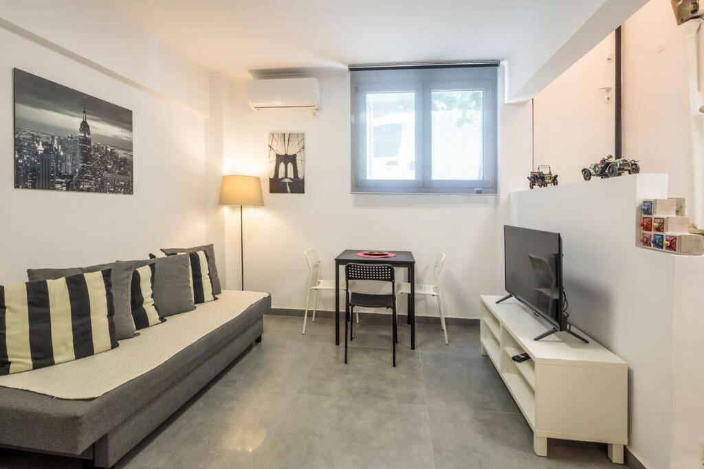 Hilton Area Brand New Comfortable Apartment Atina Dış mekan fotoğraf
