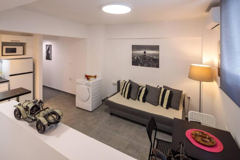 Hilton Area Brand New Comfortable Apartment Atina Dış mekan fotoğraf