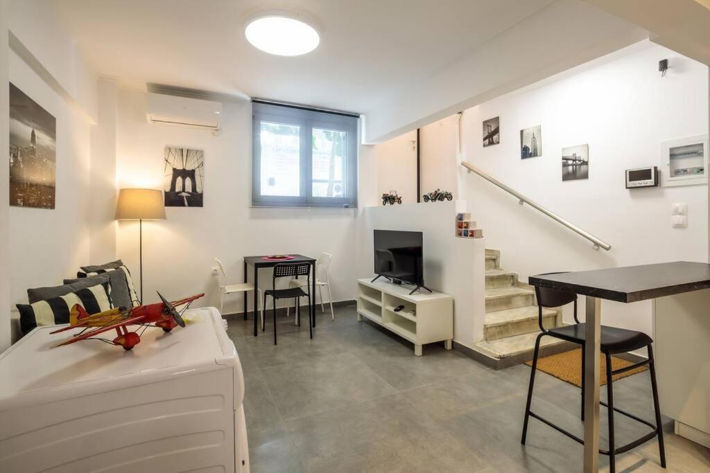 Hilton Area Brand New Comfortable Apartment Atina Dış mekan fotoğraf